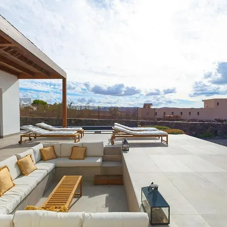 别墅 Casa Magafral With Heated Pool 廷达亚